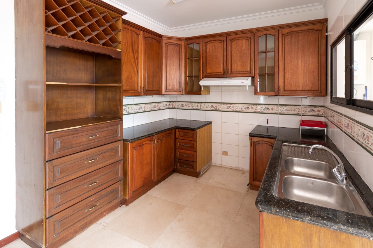 Departamento en VentaCONDOMINIO ARANJUEZ 
En pleno corazón empresarial Av. San Martín esquina calle I Este. 4 dormitorios 3 baños 2 parqueos Foto 15