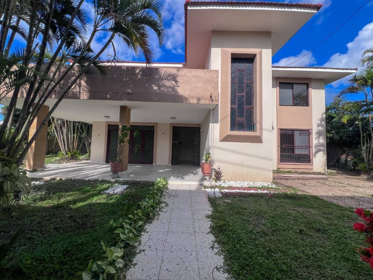 Casa en VentaAv Santos Dumont 3er anillo Foto 1