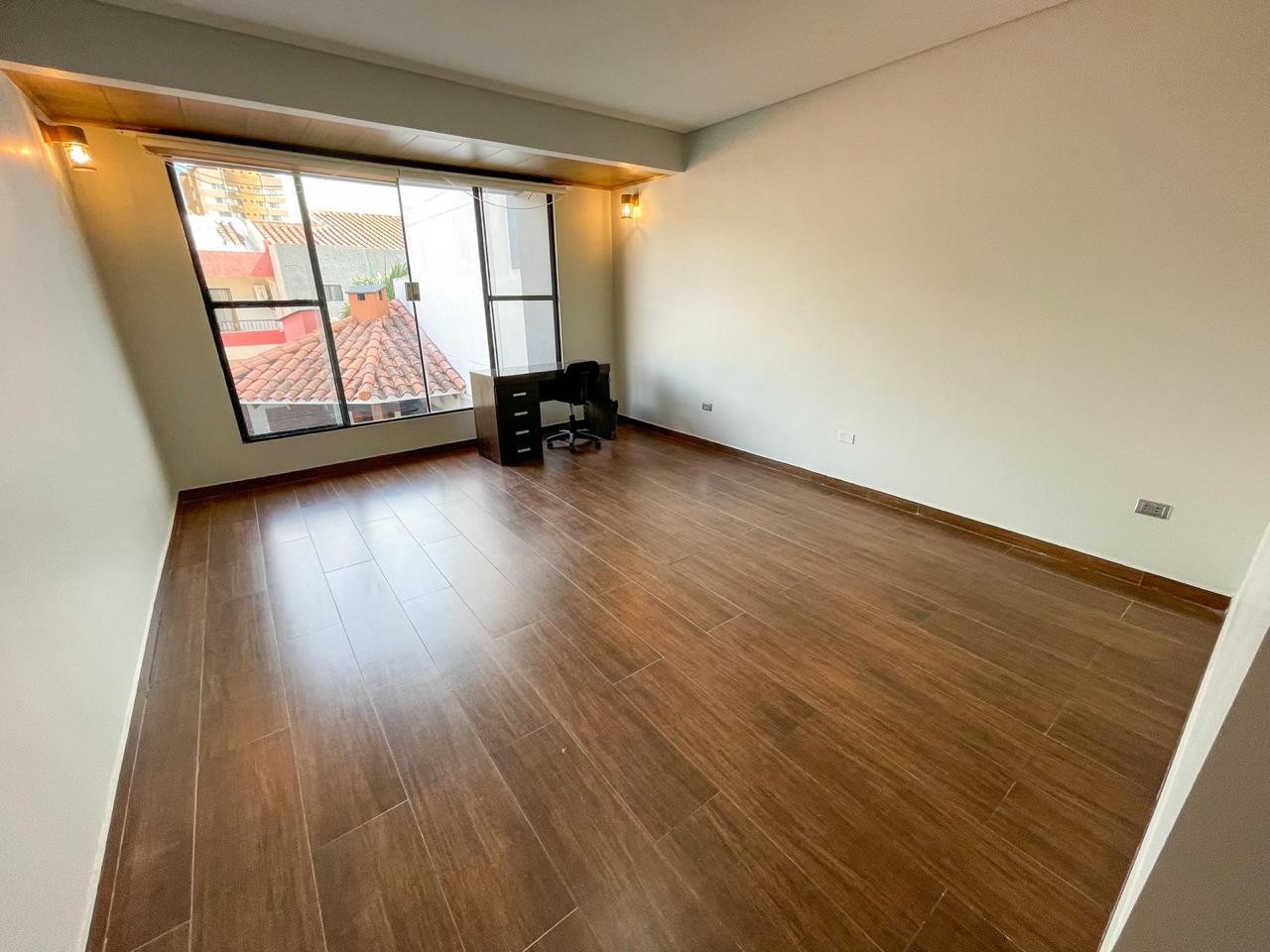 En Venta a $us 330,000 Foto 18