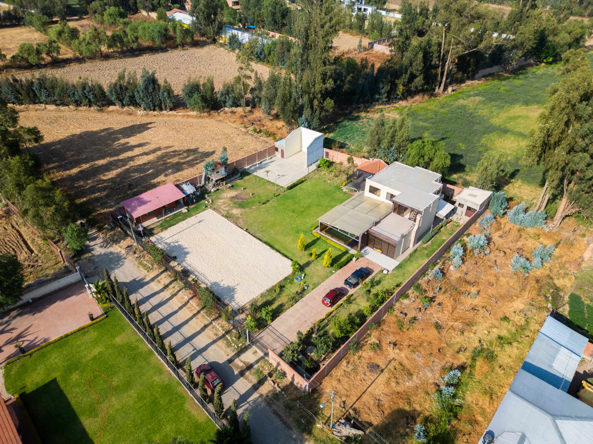 Casa en El Paso en Cochabamba 8 dormitorios 4 baños 3 parqueos Foto 34