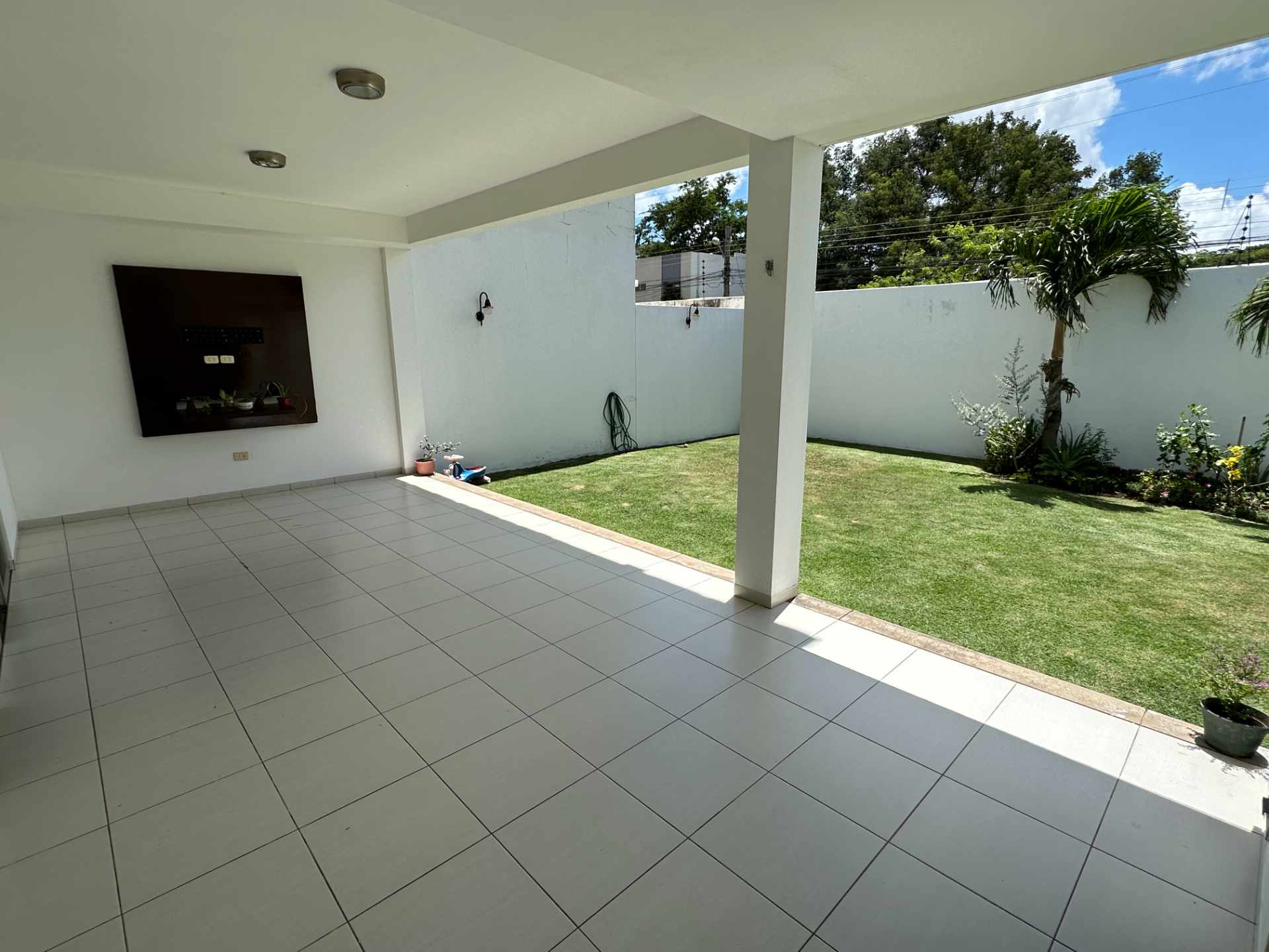 Casa en Entre 4to y 5to anillo Oeste en Santa Cruz de la Sierra 4 dormitorios 4 baños 2 parqueos Foto 15