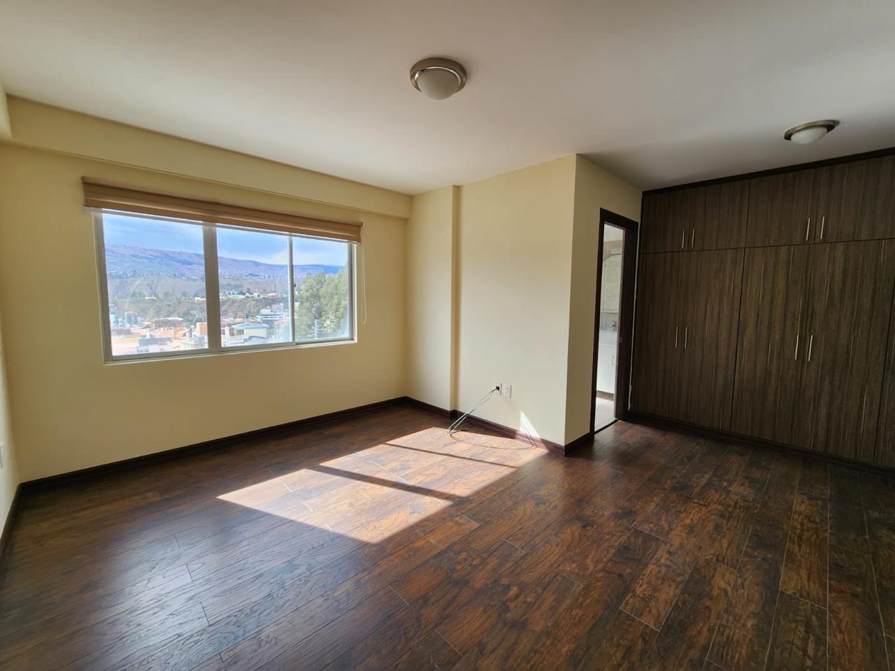 Departamento en AlquilerAchumani  3 dormitorios 5 baños 1 parqueos Foto 6