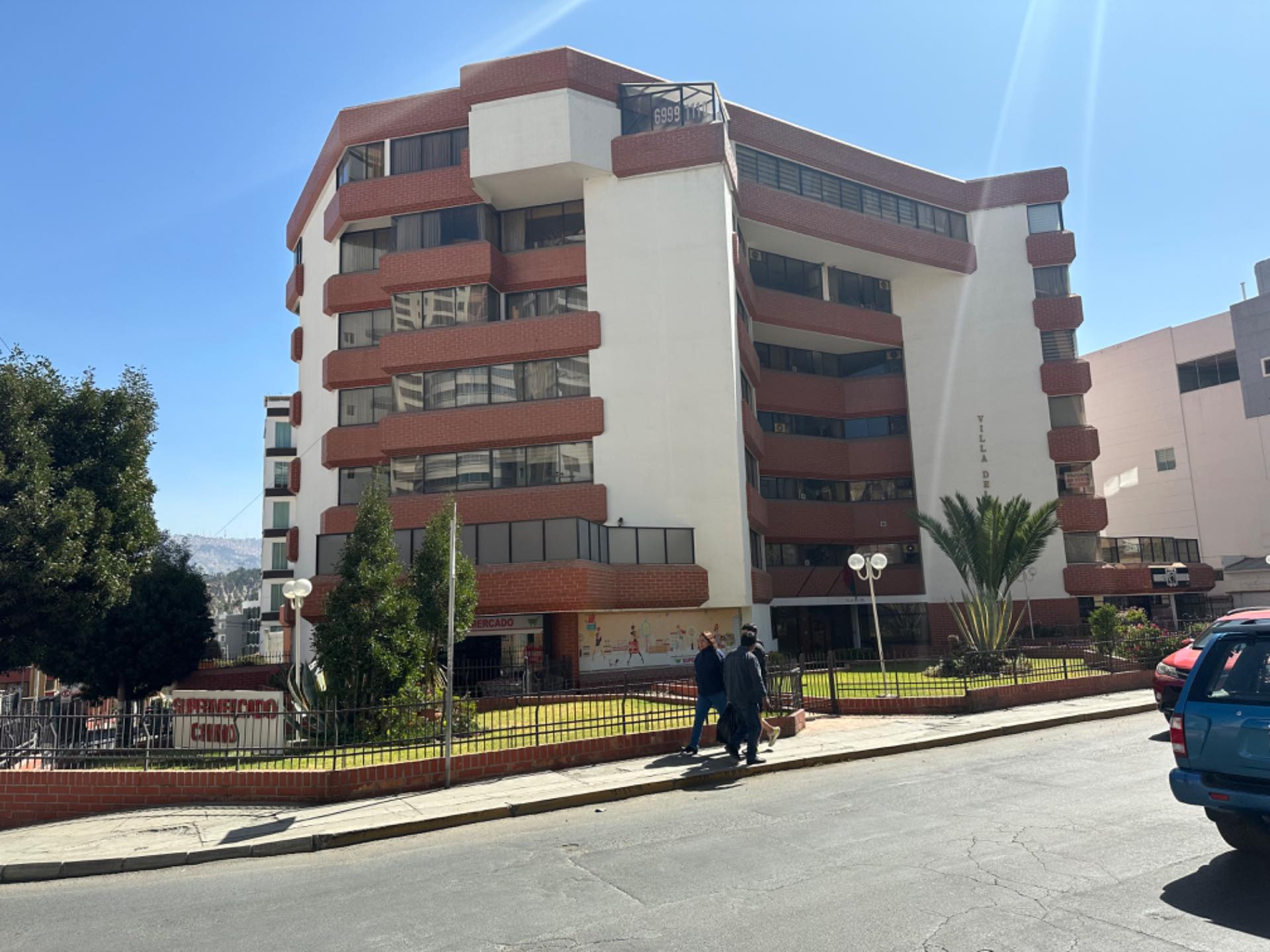 Departamento en VentaVenta en dólares. Oportunidad única
Calle 23 calacoto esquina Gabino Villanueva. Foto 1