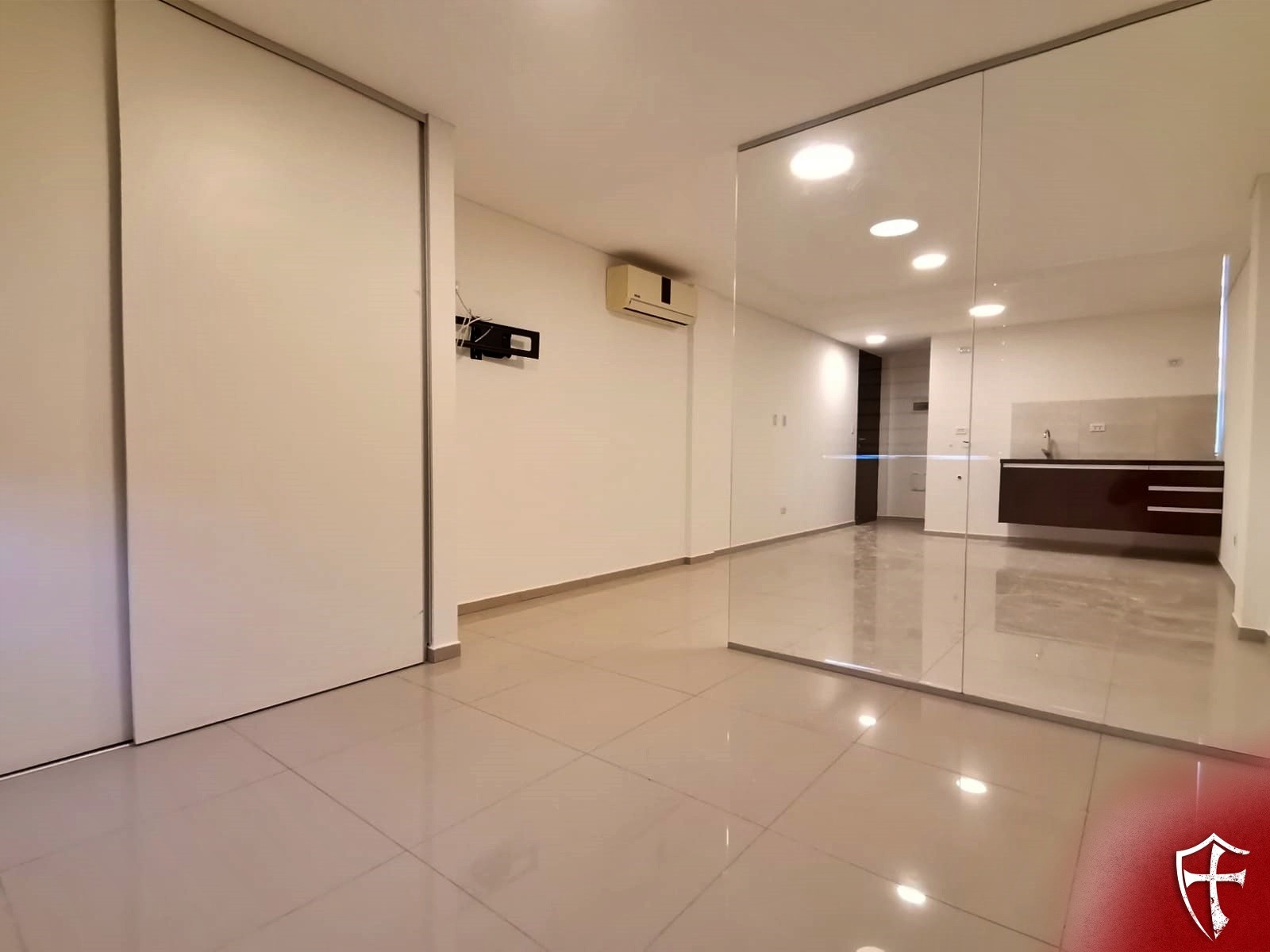 Departamento en AlquilerAvenida Beni 4° anillo Foto 3