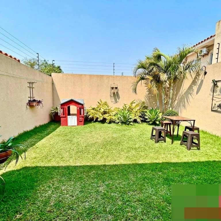 Casa en Entre 8vo y 9no anillo Norte en Santa Cruz de la Sierra 4 dormitorios 3 baños 2 parqueos Foto 10
