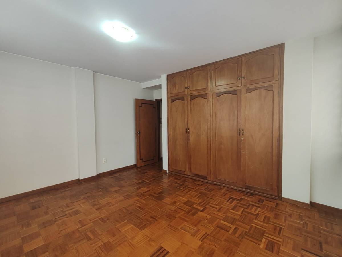 En Alquiler a Bs 4,250 Foto 18