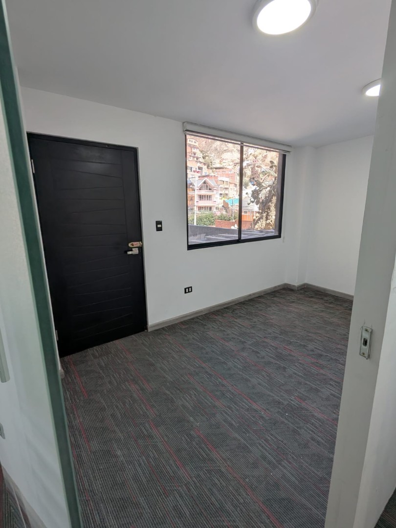 En Alquiler a Bs 14,000 Foto 3