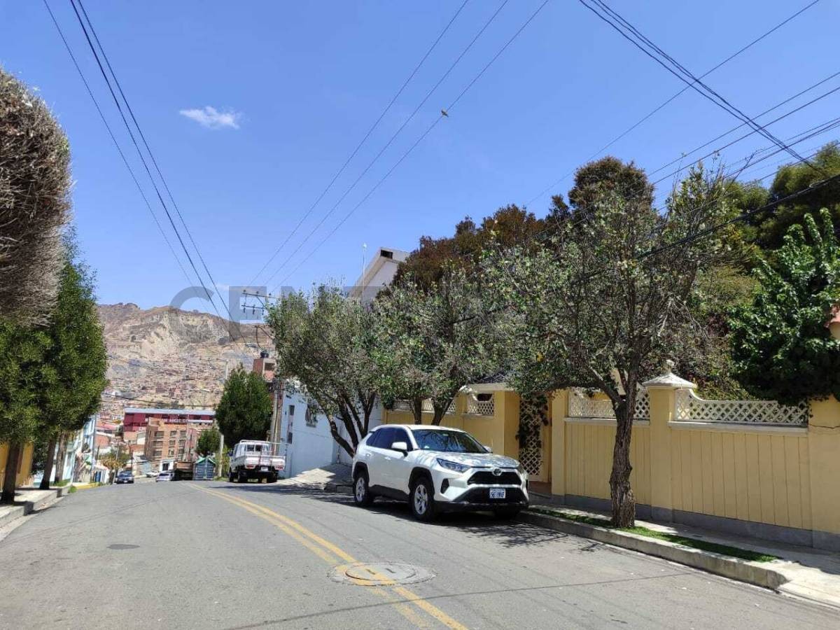 Casa en Cota Cota en La Paz 5 dormitorios 7 baños 3 parqueos Foto 46