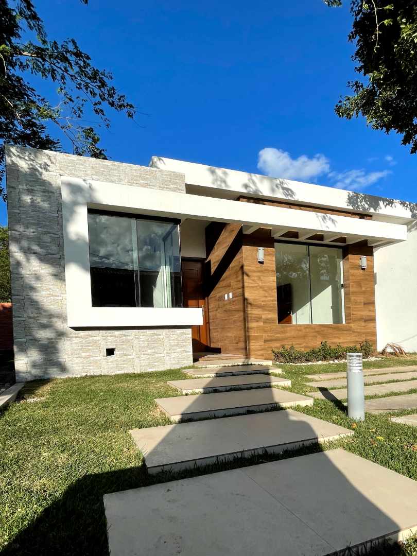 Zona Norte Km 8½ Banzer (z... UC975715