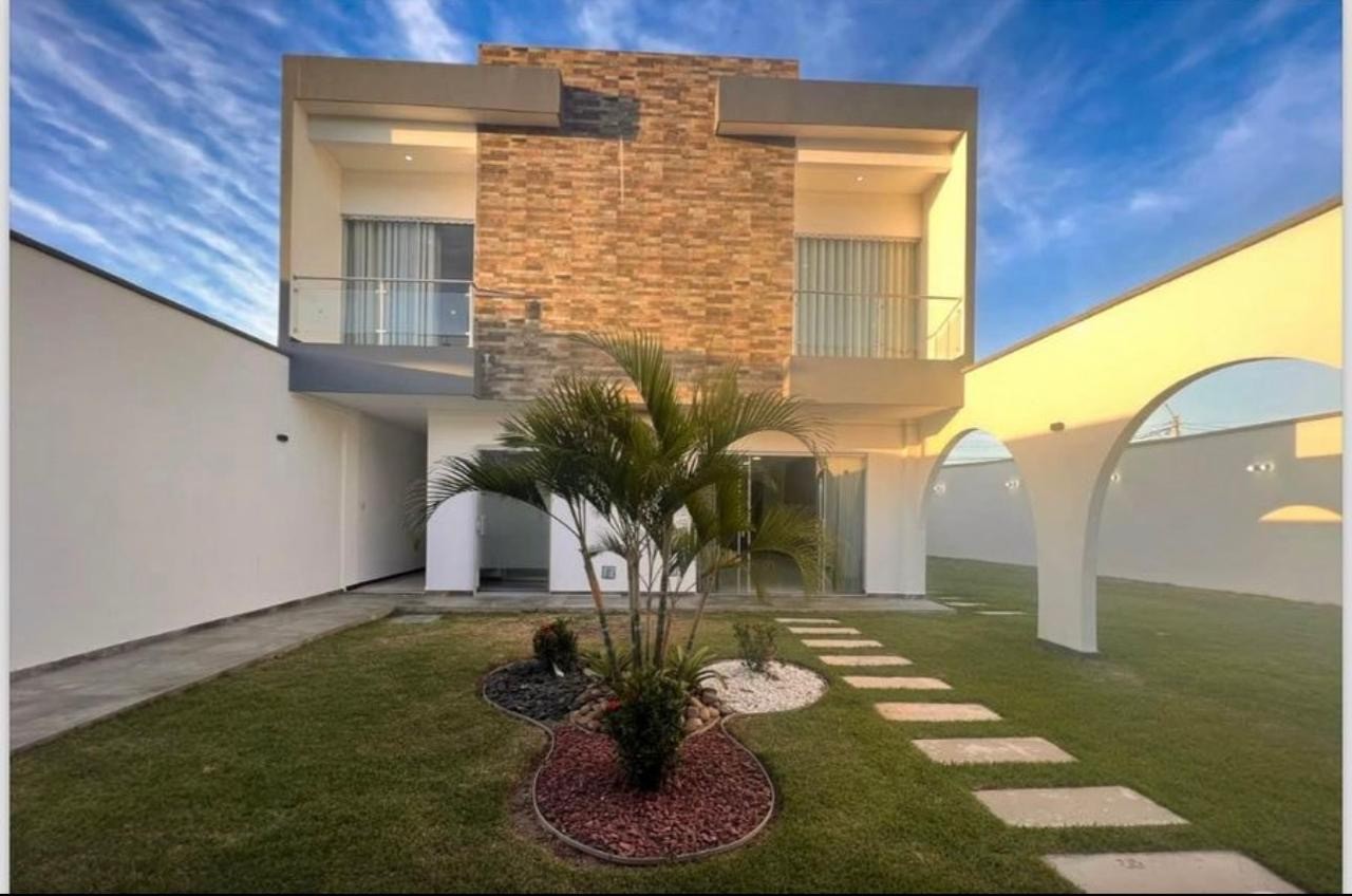 Casa en Carretera Norte en Santa Cruz de la Sierra 4 dormitorios 3 baños 2 parqueos Foto 2