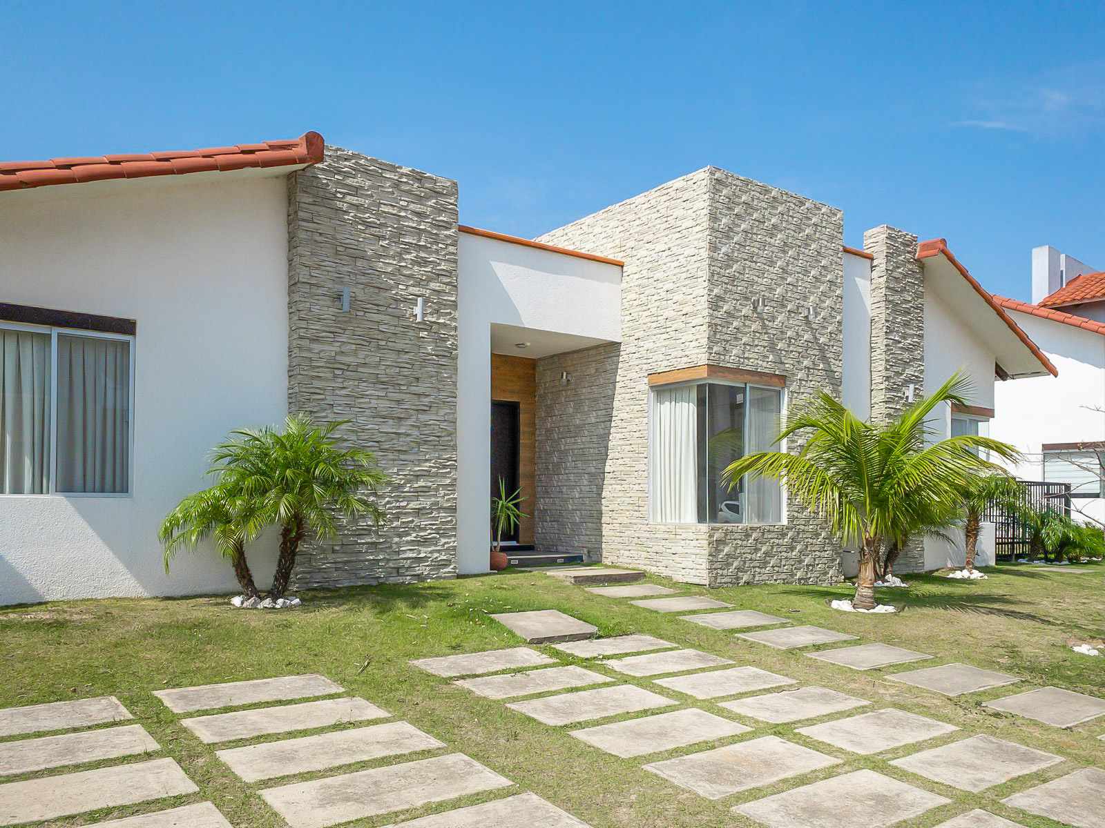 Casa en Venta<b>CASA EN VENTA EN EL URUBÓ - CONDOMINIO SANTA CRUZ DE LA COLINA</b> 4 dormitorios 4 baños 2 parqueos Foto 2