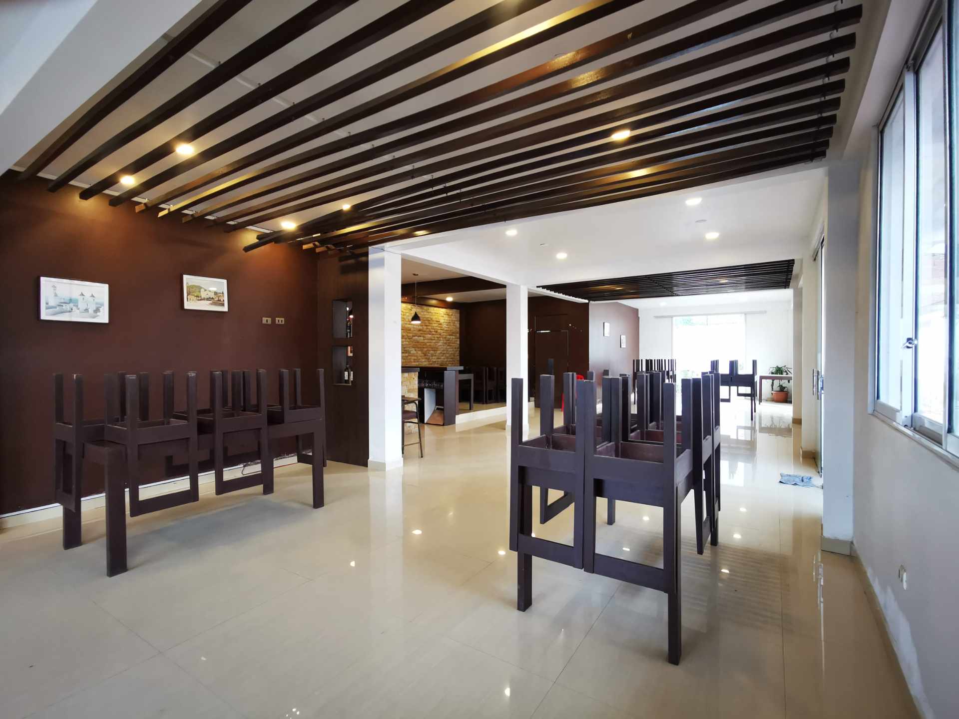 Local comercial en AnticréticoCalle Las Vertientes - a 30 metros de la Av. Chiquicollo  2 baños  Foto 19