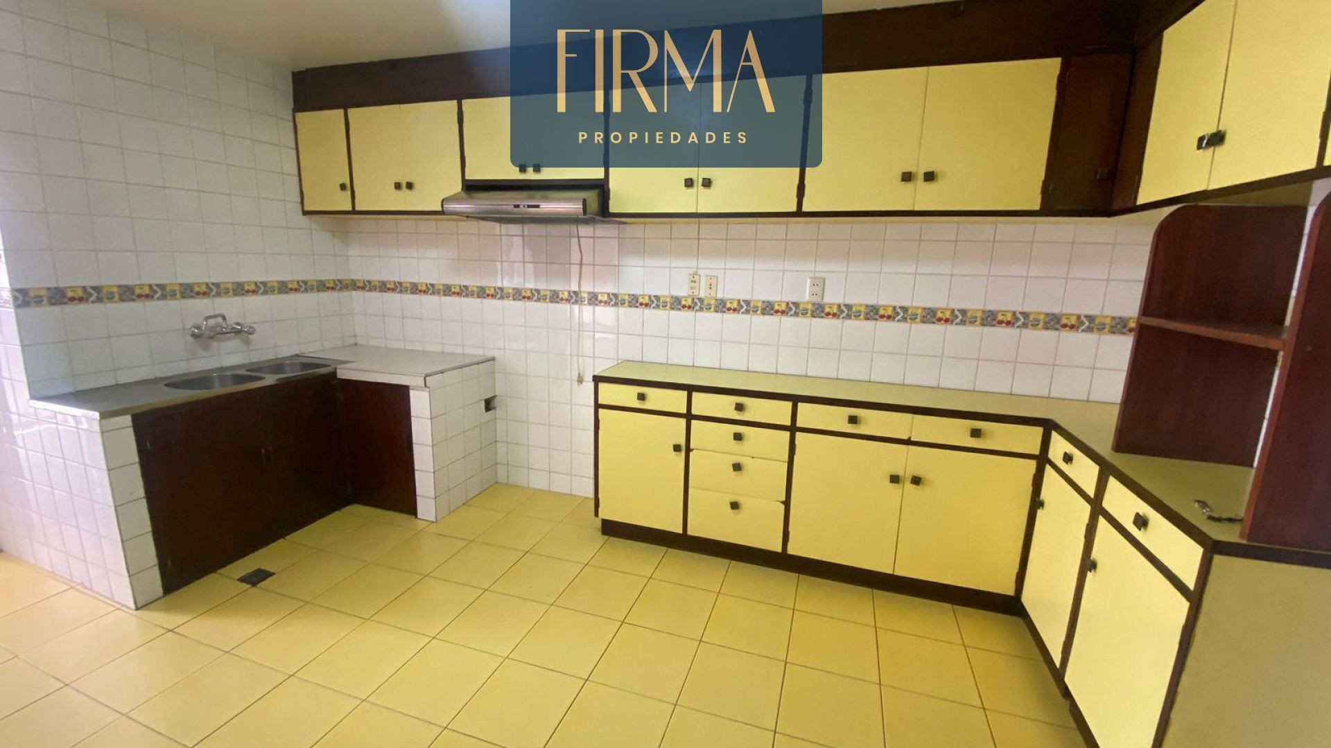 Departamento en Sopocachi en La Paz 4 dormitorios 4 baños 1 parqueos Foto 3