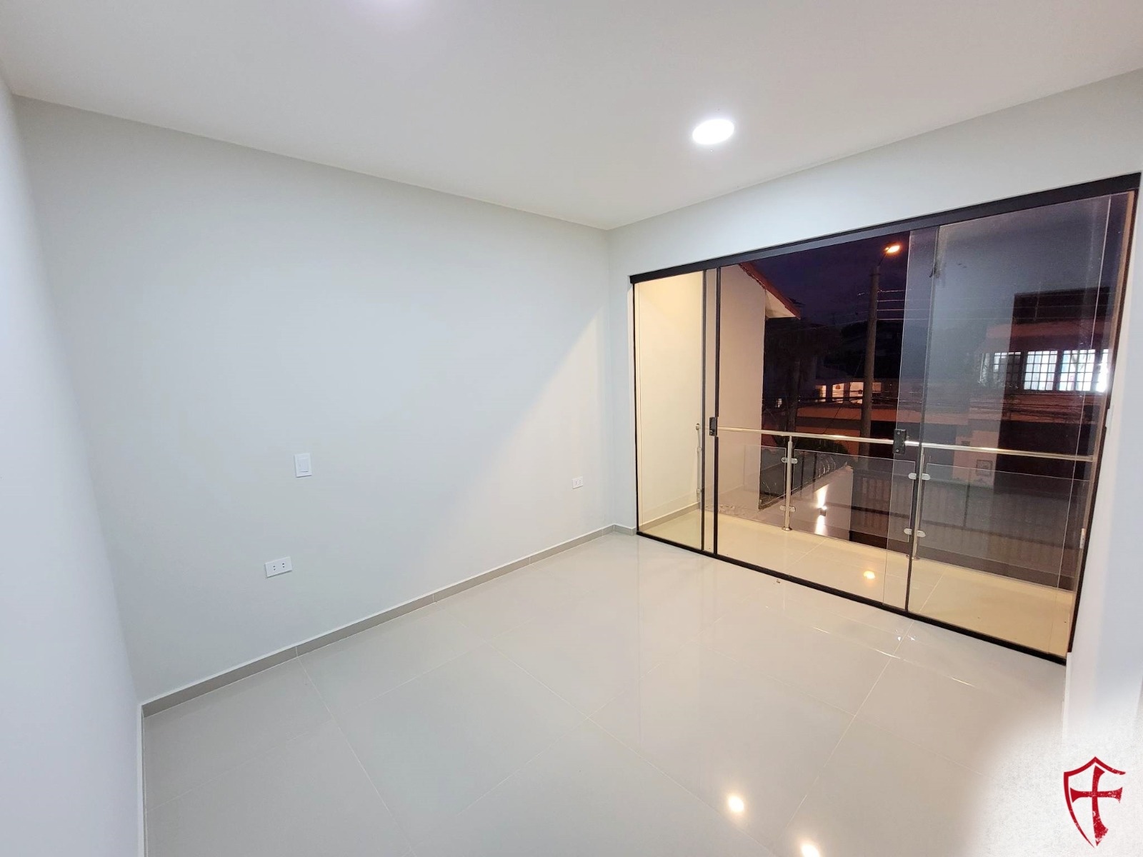 Casa en Entre 3er y 4to anillo Oeste en Santa Cruz de la Sierra 3 dormitorios 3 baños 2 parqueos Foto 7