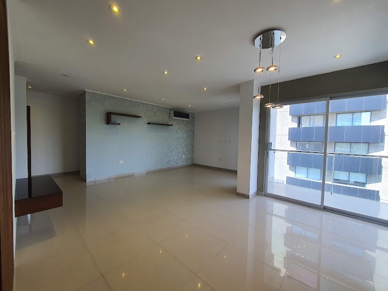 Departamento en Equipetrol en Santa Cruz de la Sierra 2 dormitorios 3 baños 1 parqueos Foto 5