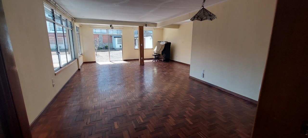 Casa en VentaIRPAVI BAJO EN VENTA CASA EN PLENA ESQUINA  Foto 17