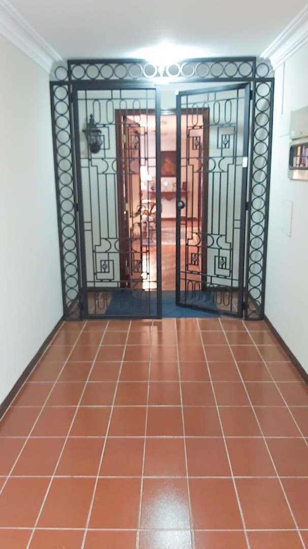 Departamento en VentaAVENIDA ARCE  -  SE ACEPTA EL 50% DEL PAGO EN BOLIVIANOS  Foto 2