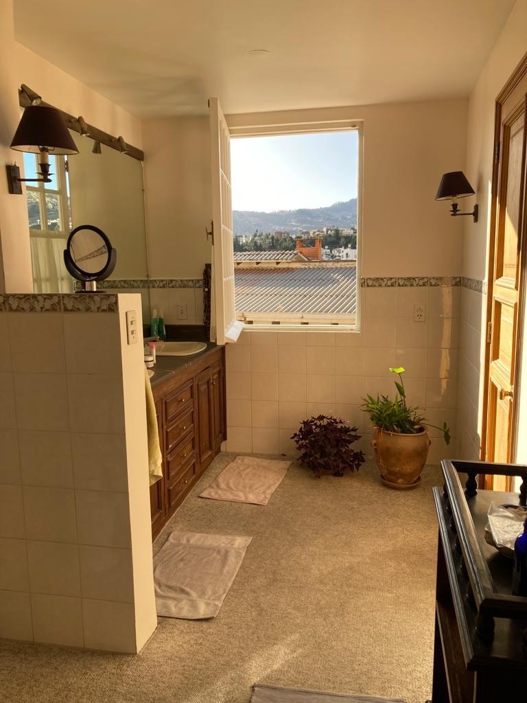 Casa en Achumani en La Paz 3 dormitorios 4 baños 2 parqueos Foto 10