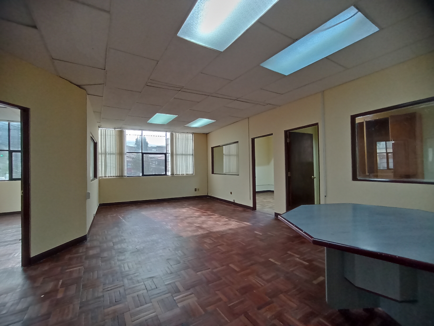 Oficina en Miraflores en La Paz 13 dormitorios 5 baños 2 parqueos Foto 18