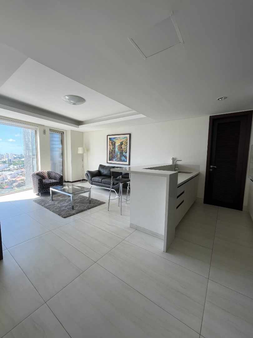 Departamento en AlquilerCONDOMINIO LA RIVIERA Foto 3