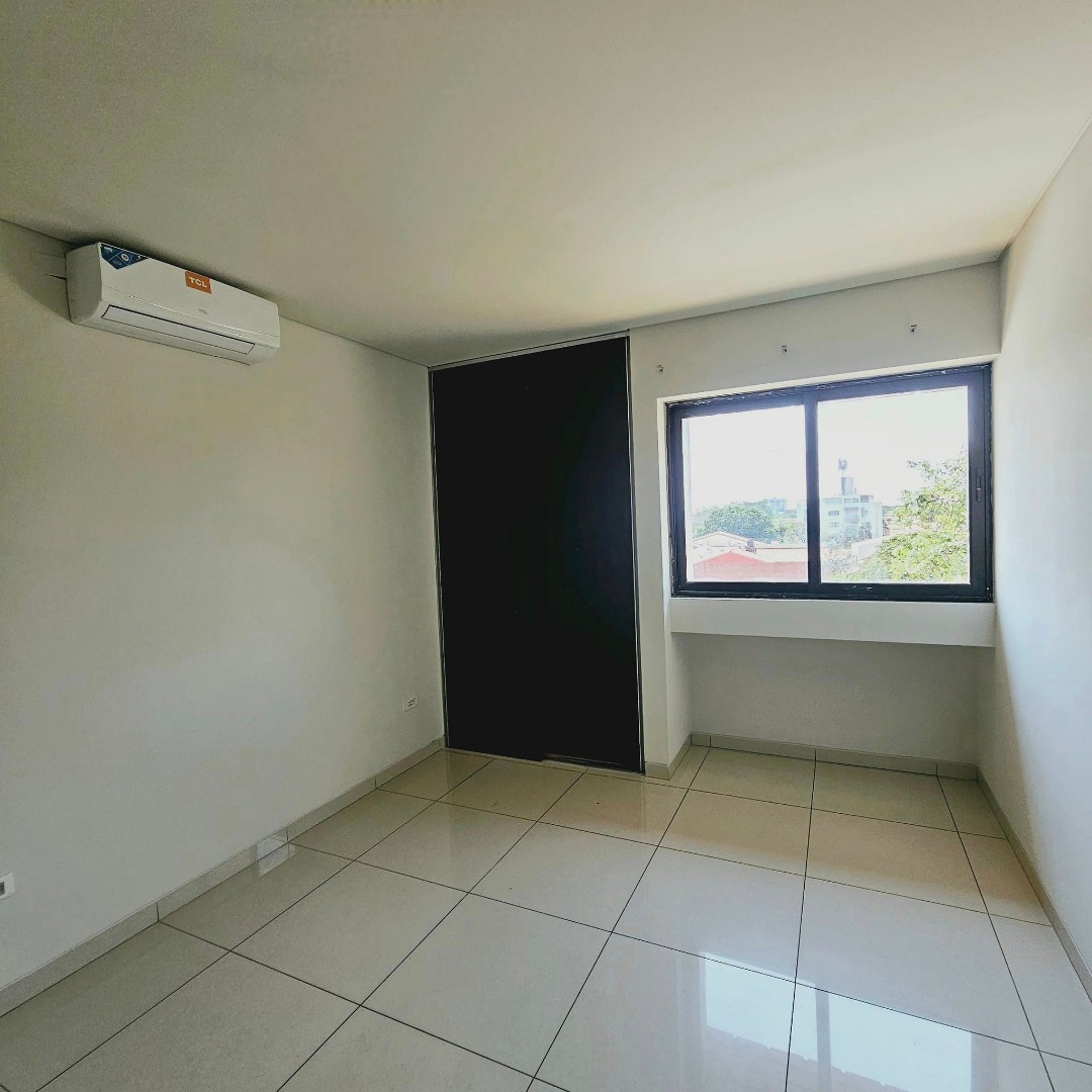 Departamento en AlquilerAV. 1er ANILLO, FRENTE AL PARQUE URBANO Foto 7