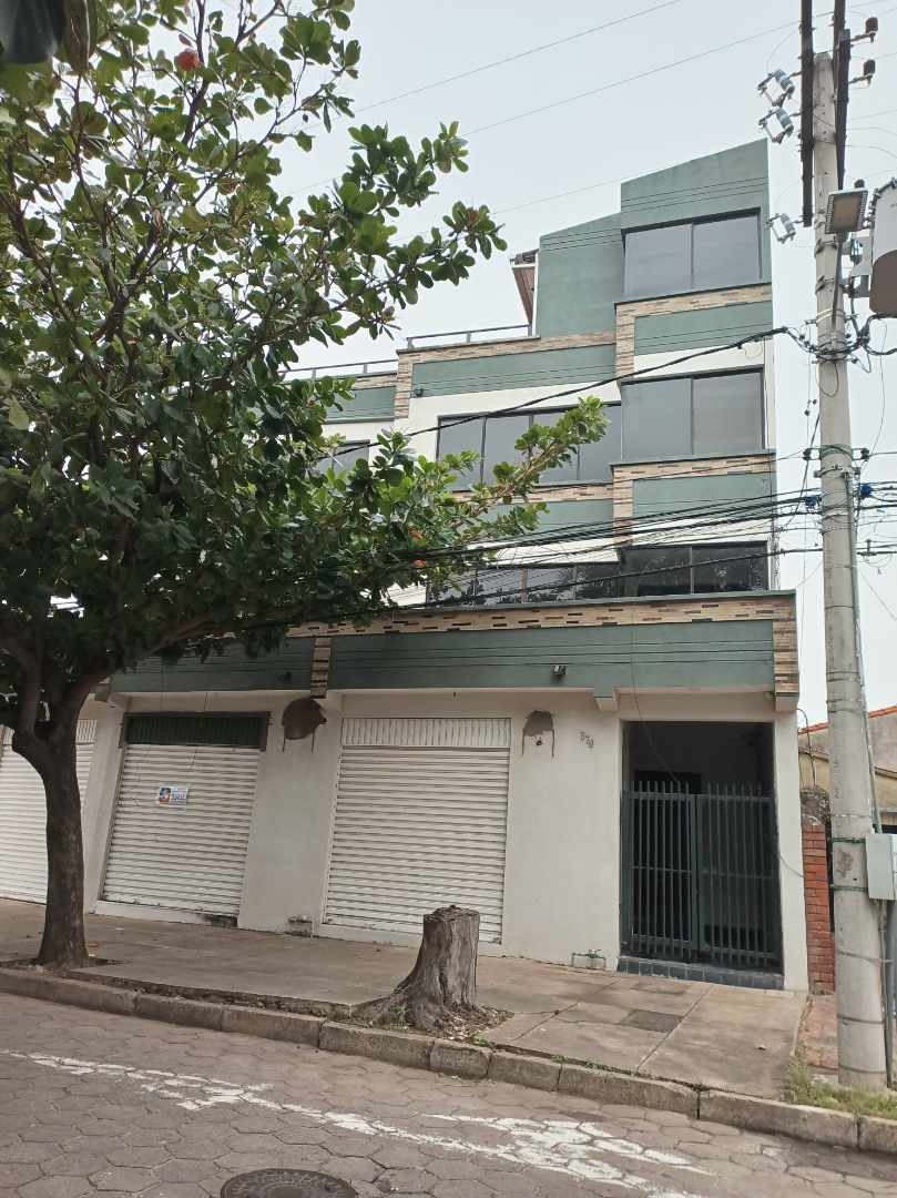 Departamento en Entre 1er y 2do anillo Norte en Santa Cruz de la Sierra 3 dormitorios 2 baños 1 parqueos Foto 4