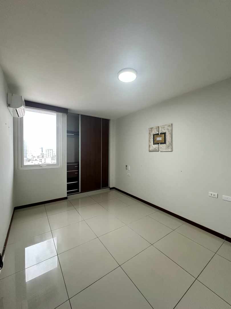 Departamento en Alquiler[CONDOMINIO MACORORO 9| EQUIPETROL] ALQUILER SIN MUEBLES: DEPARTAMENTO 1 DORMITORIO CON BALCON Y PARQUEO TECHADO 1 dormitorios 1 baños 1 parqueos Foto 9