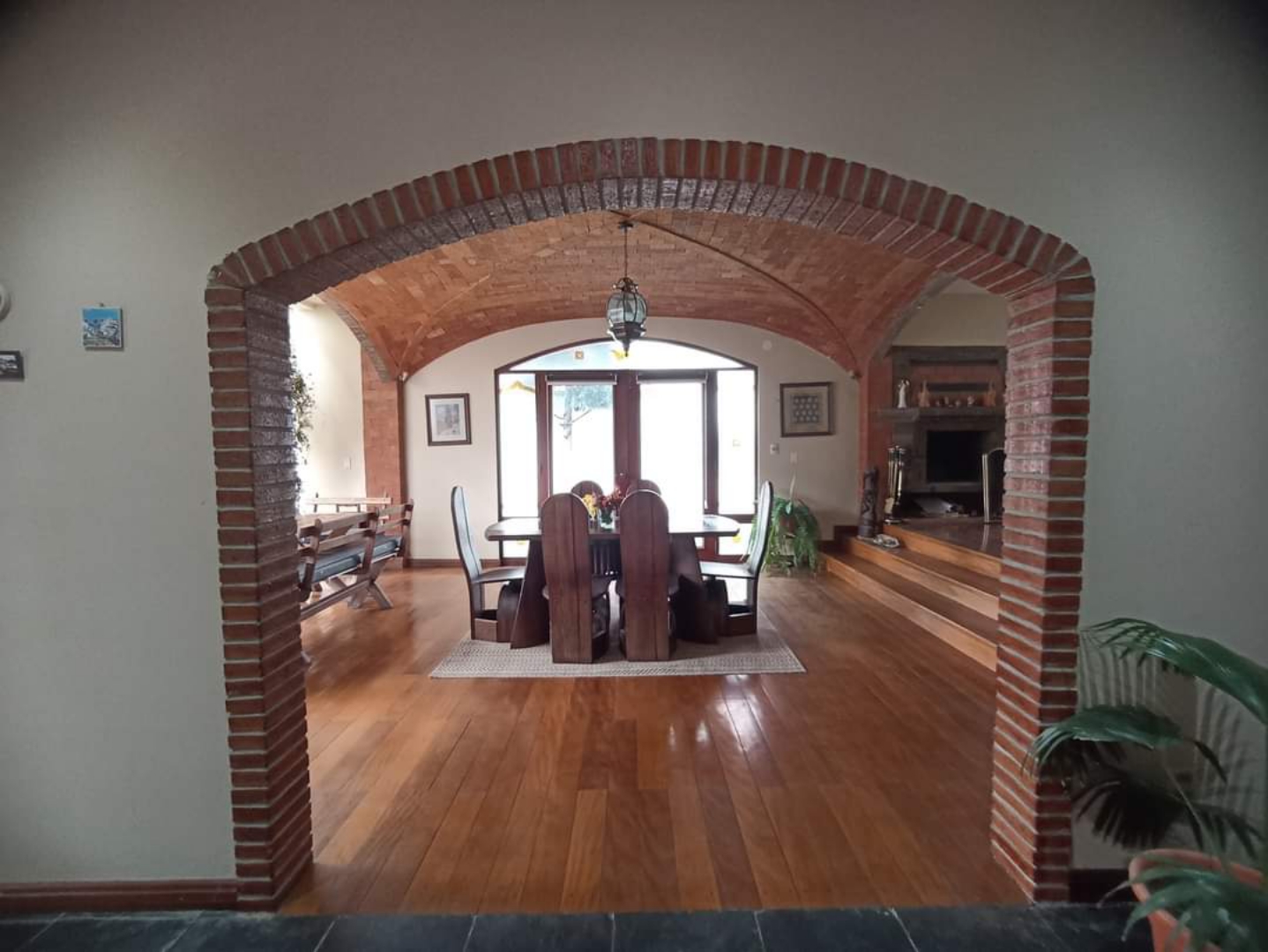 Casa en Irpavi en La Paz 4 dormitorios 5 baños 3 parqueos Foto 12