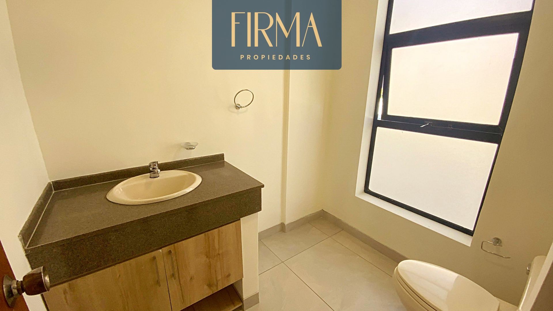 Casa en VentaLas Lomas de Achumani  3 dormitorios 3 baños 2 parqueos Foto 15