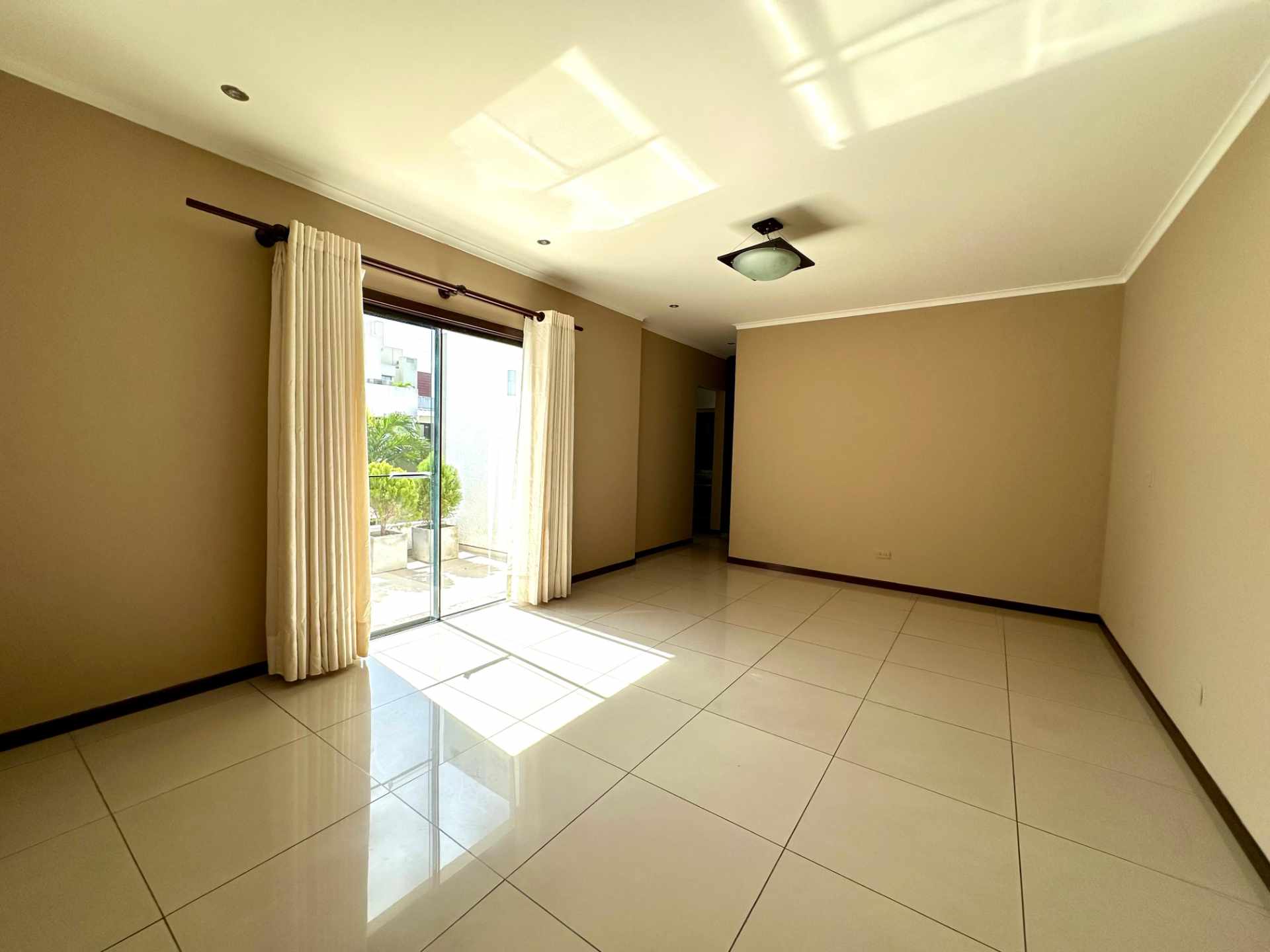 Casa en AlquilerCONDOMINIO CIUDAD REAL  Foto 3