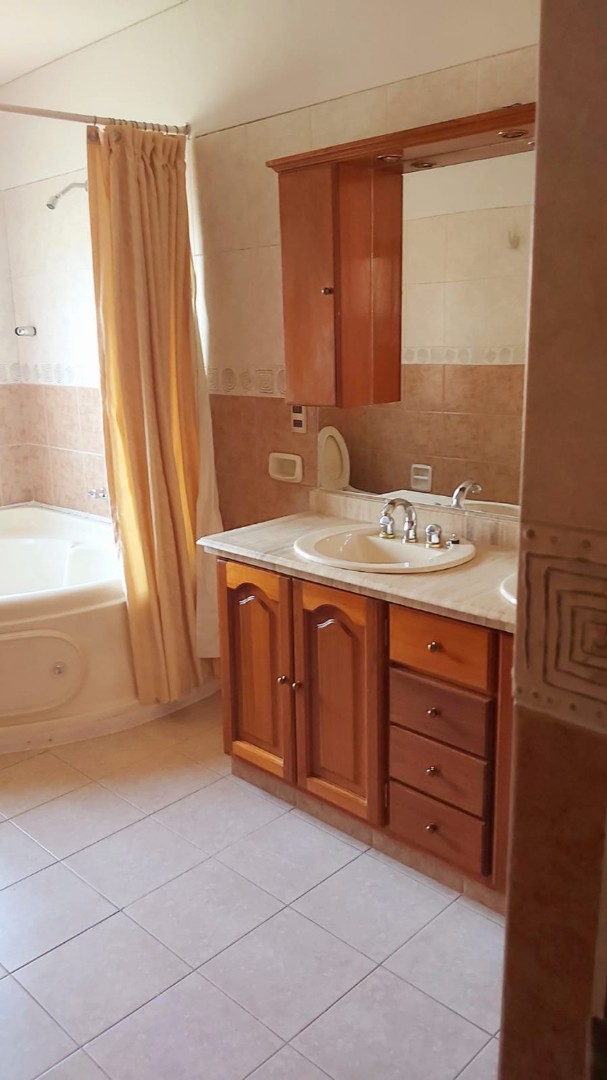 Casa ELEGANTE CASA EN ALQUILER EN CALACOTO - IDEAL PARA EMBAJADAS Foto 13