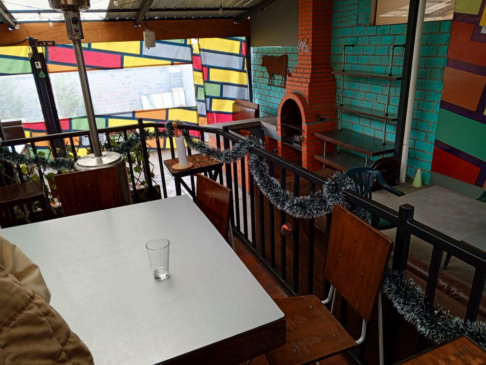 Local comercial en Achumani en La Paz 4 dormitorios 8 baños 3 parqueos Foto 3
