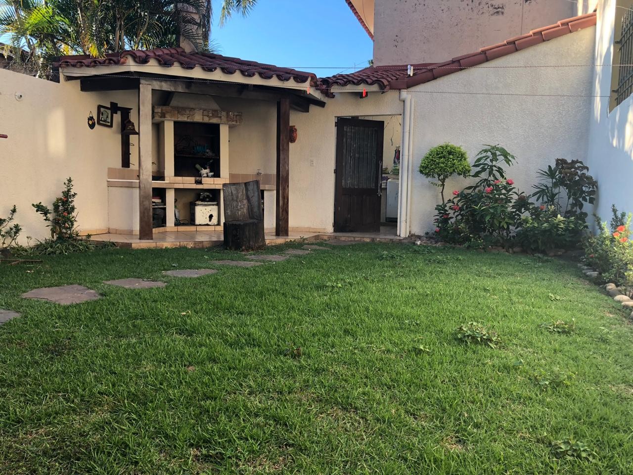 Casa en Entre 4to y 5to anillo Norte en Santa Cruz de la Sierra 3 dormitorios 3 baños 2 parqueos Foto 11