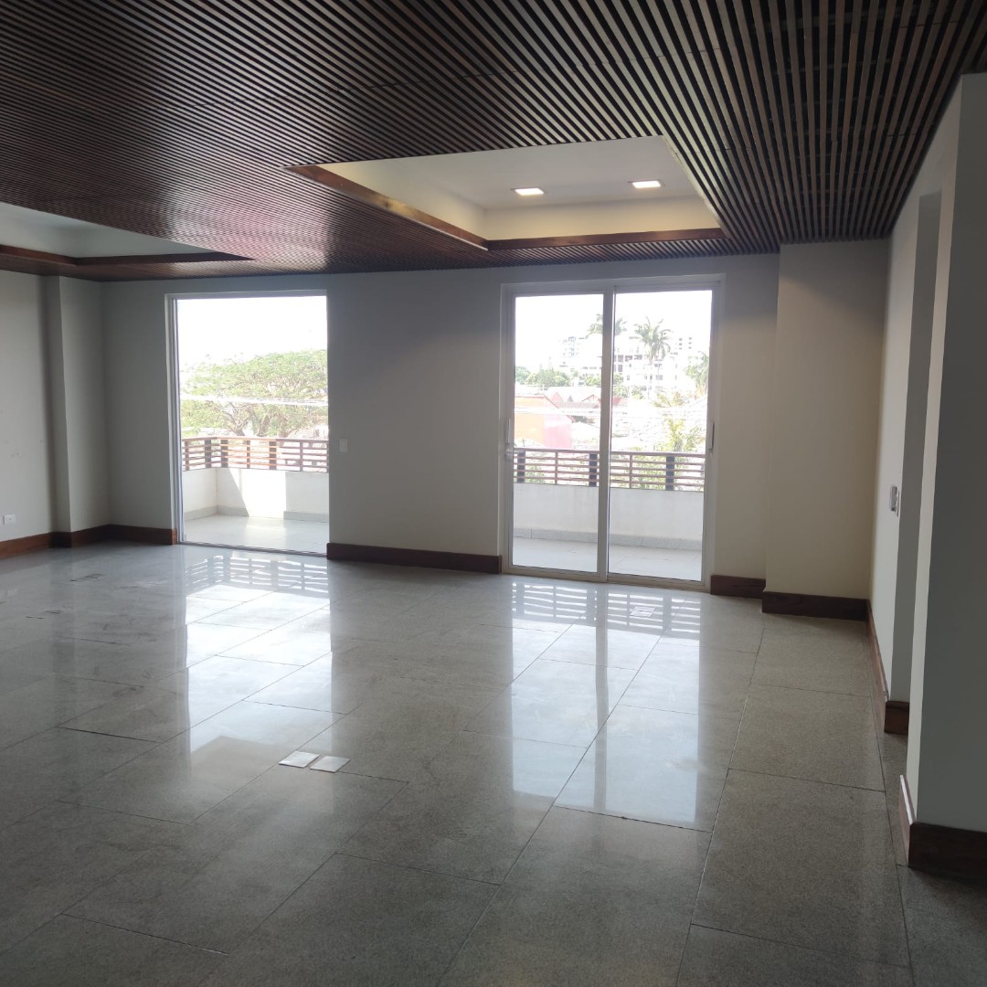Oficina en AlquilerEQUIPETROL CALLE LOS LIRIOS ESQUINA FLAMBOYANOS 10 dormitorios 6 baños  Foto 4