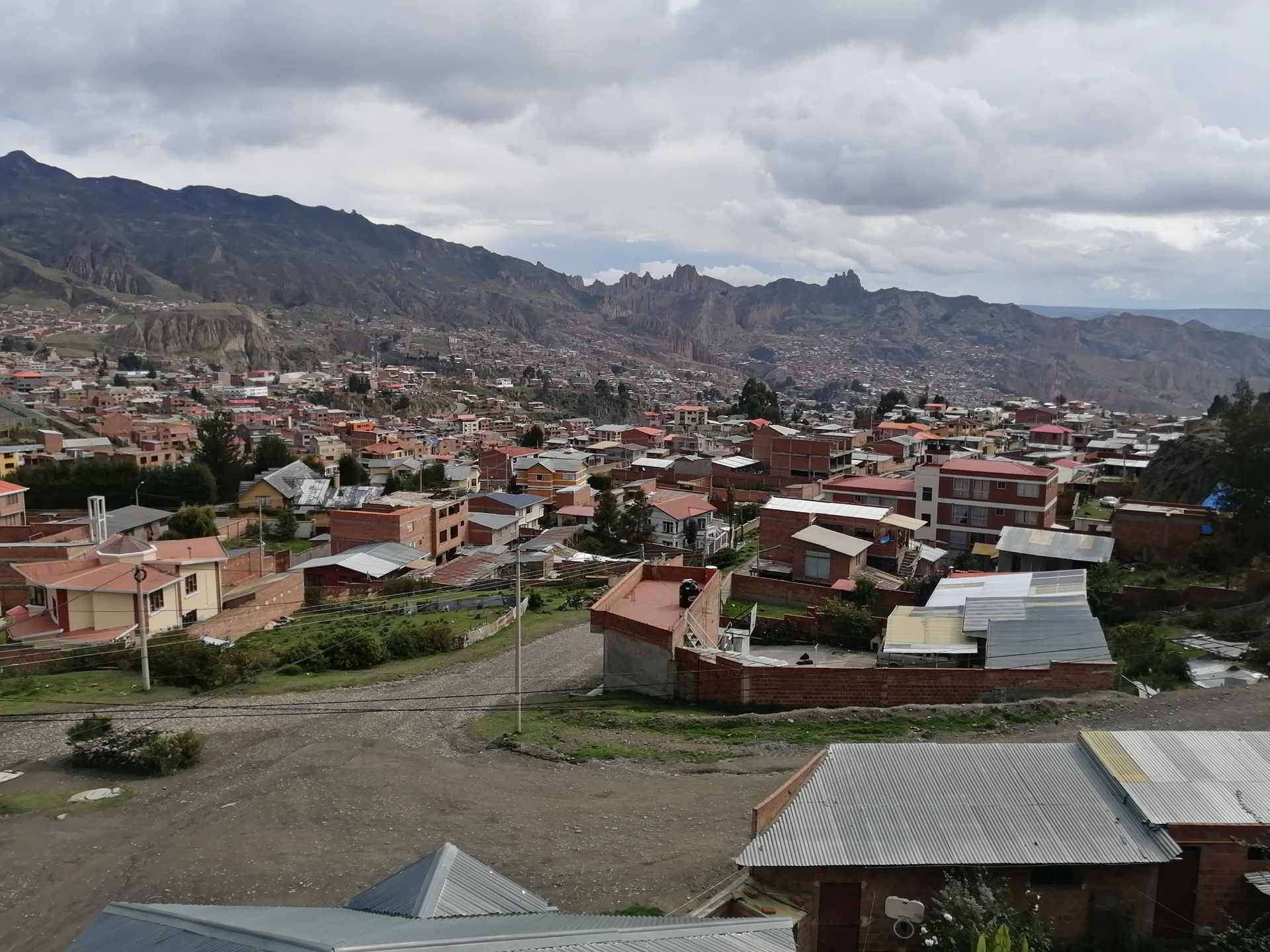 Departamento en Ovejuyo en La Paz 3 dormitorios 2 baños 1 parqueos Foto 2