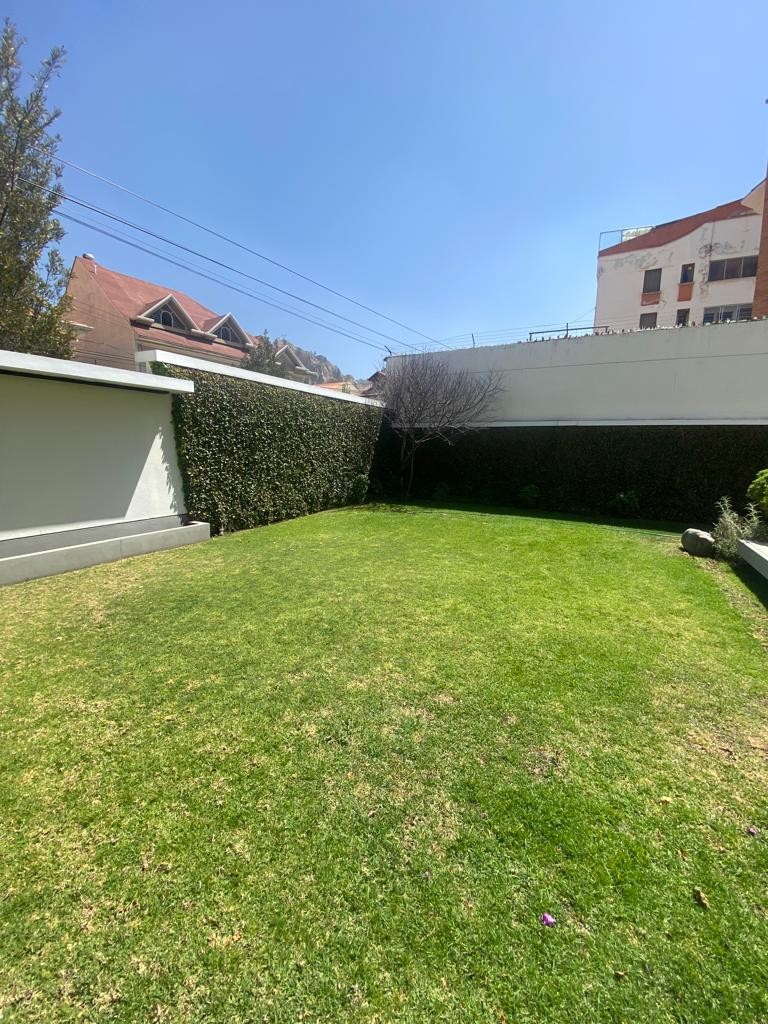 Casa Linda Casa Vacía en Alquiler o Venta
4 dormitorios en suite, Zona Irpavi
 Foto 17