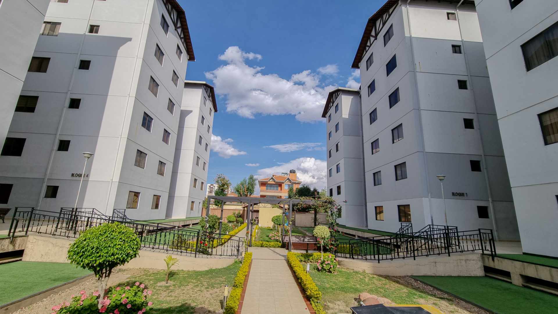 Departamento en VentaCondominio Juan Pablo II Fase I, Inmediaciones Av. D´orbigny y Segunda Km 4 A Quillacollo 3 dormitorios 3 baños 1 parqueos Foto 17