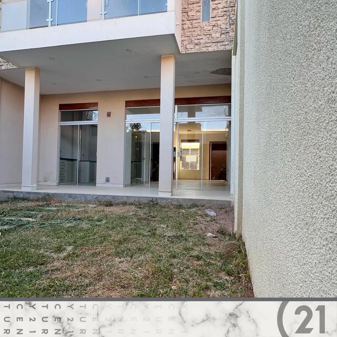 Casa en Entre 6to y 7mo anillo Sur en Santa Cruz de la Sierra 5 dormitorios 4 baños 2 parqueos Foto 13