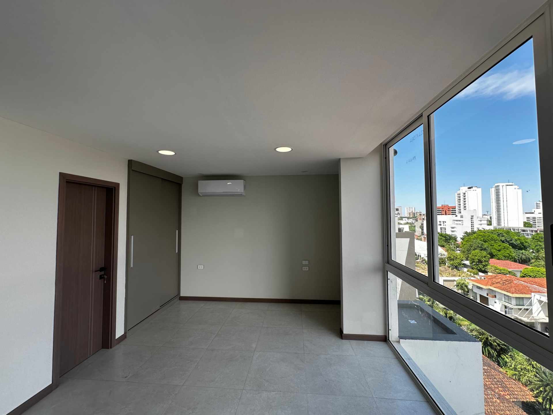 Departamento en Alquiler🏙️ ¡Alquila tu monoambiente a estrenar en Barrio Equipetrol! Foto 6
