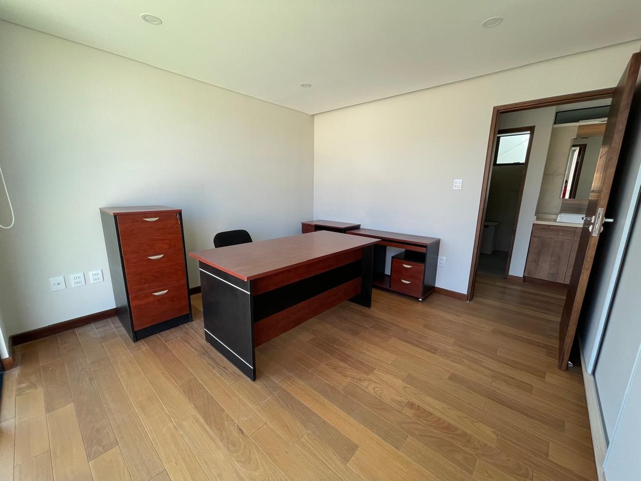 En Alquiler a $us 3,000 Foto 11