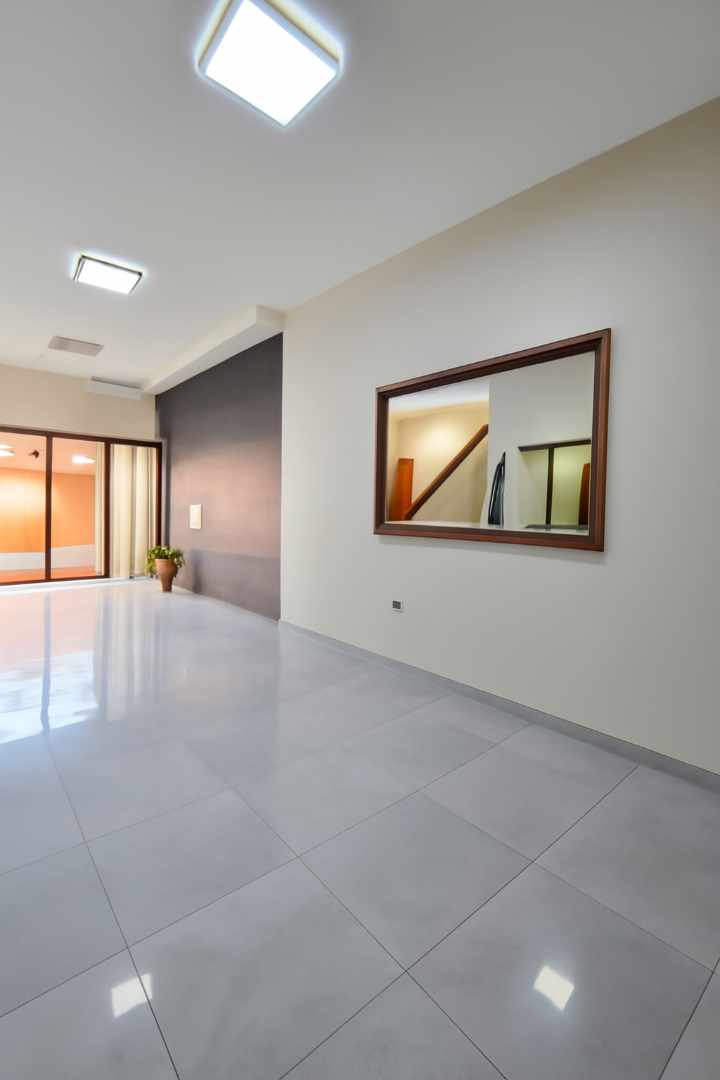 Departamento Casa en Alquiler – Zona Estratégica (Entre 4° y 5° Anillo, Av. Banzer, Plan 12 Hamacas) Foto 2