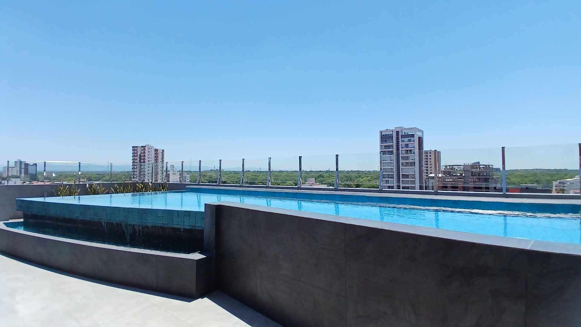 Departamento en Sirari en Santa Cruz de la Sierra 1 dormitorios 1 baños  Foto 3