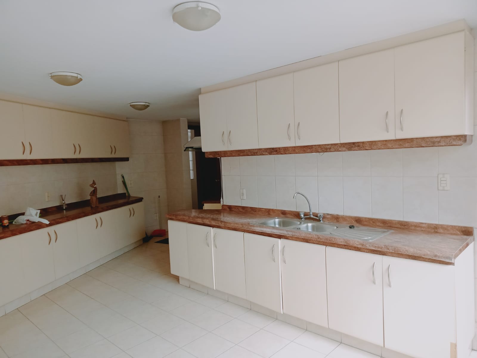 Departamento en AnticréticoANTICRETICO REGISTRABL, ELEGANTE DEPARTAMENTO EN ACHUMANI SECTOR ASILO 3 dormitorios 4 baños 2 parqueos Foto 22