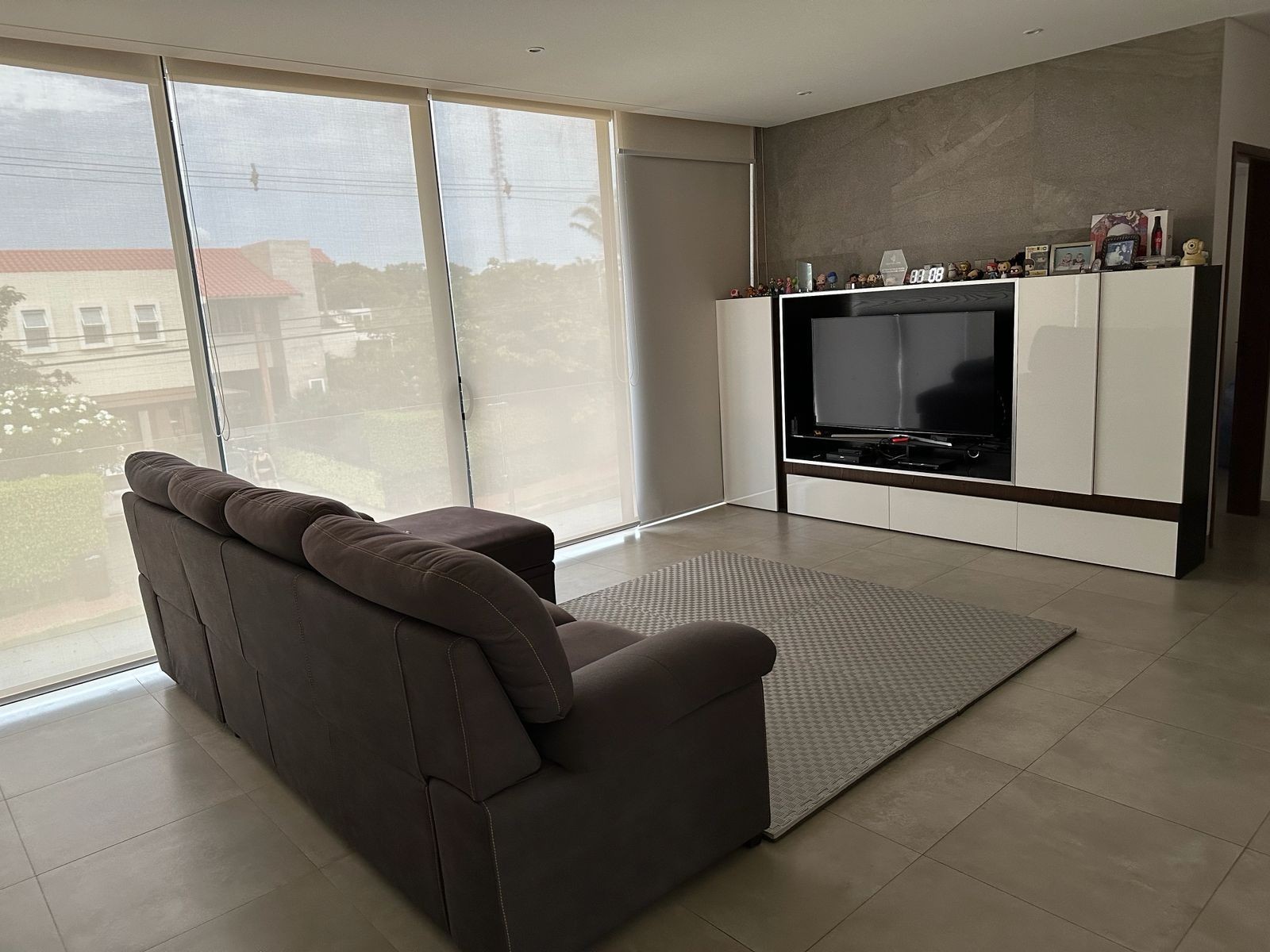 Casa en AlquilerZONA URUBO 
CONDOMINIO RIO SIERRA 
CASA DE LUJO EN ALQUILER !!!!! 4 dormitorios 8 baños 4 parqueos Foto 12