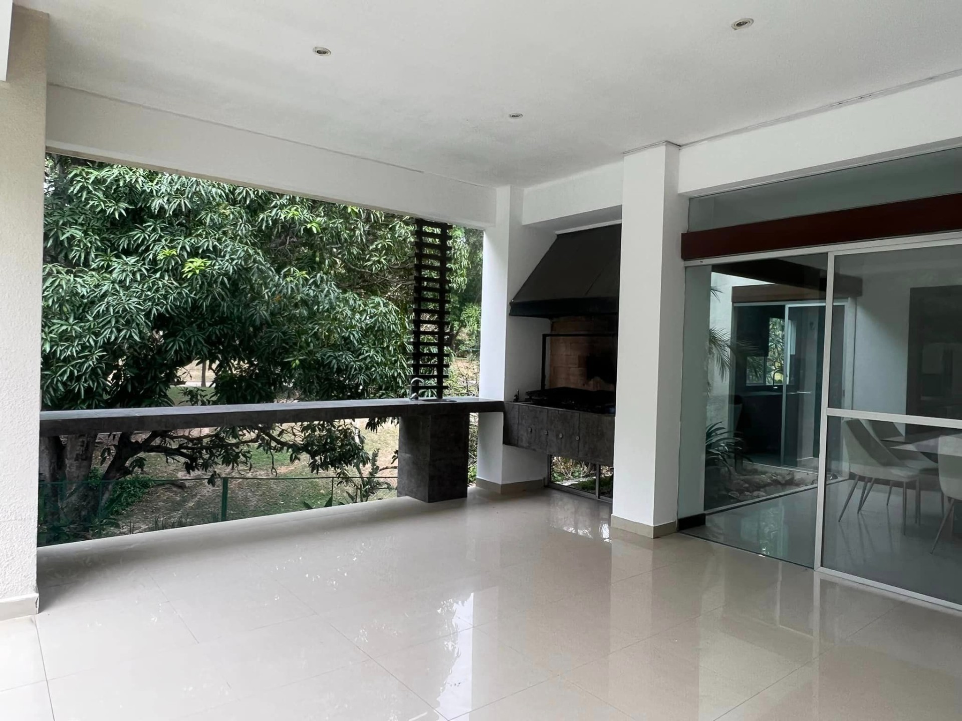 Casa en AlquilerCONDOMINIO JARDINES DEL URUBO  4 dormitorios 5 baños 3 parqueos Foto 5