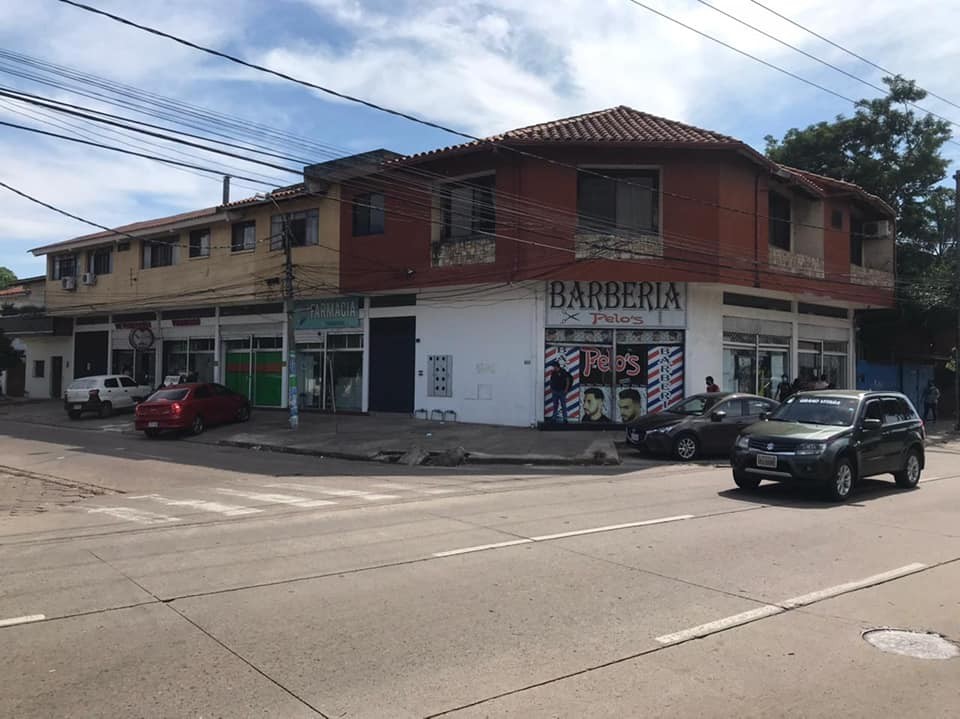 Local comercial en VentaSOBRE AVENIDA SANTOS DUMOUNT AL LADO DEL MERCADO RAMAFA  7 baños  Foto 1
