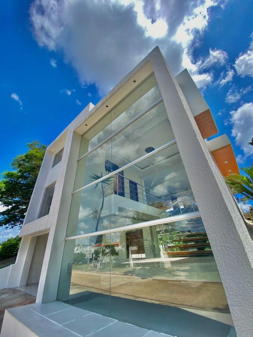 Casa en VentaURUBO Condominio Colinas La cañada 4 dormitorios 7 baños 4 parqueos Foto 2