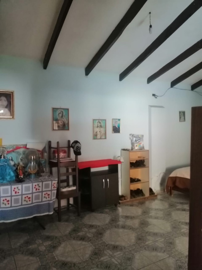 Casa en Entre 5to y 6to anillo Este en Santa Cruz de la Sierra 6 dormitorios 2 baños 4 parqueos Foto 10