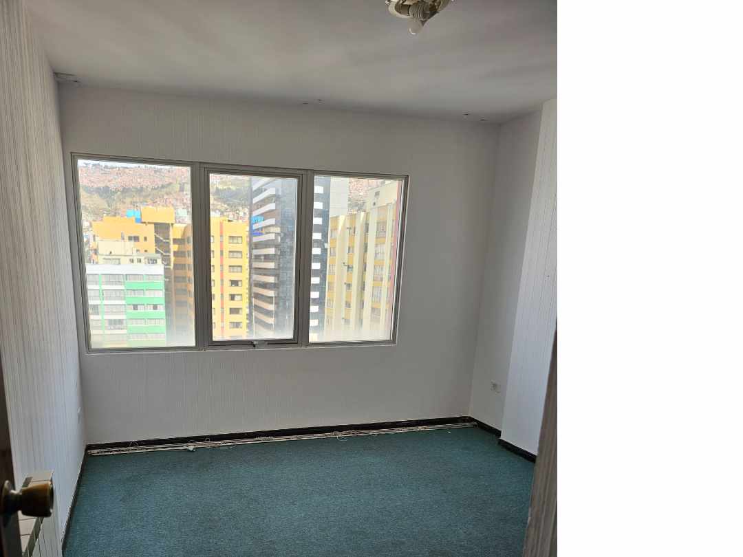 Departamento en AlquilerAv. 6 de agosto 2290 - Edificio Alianza Foto 4