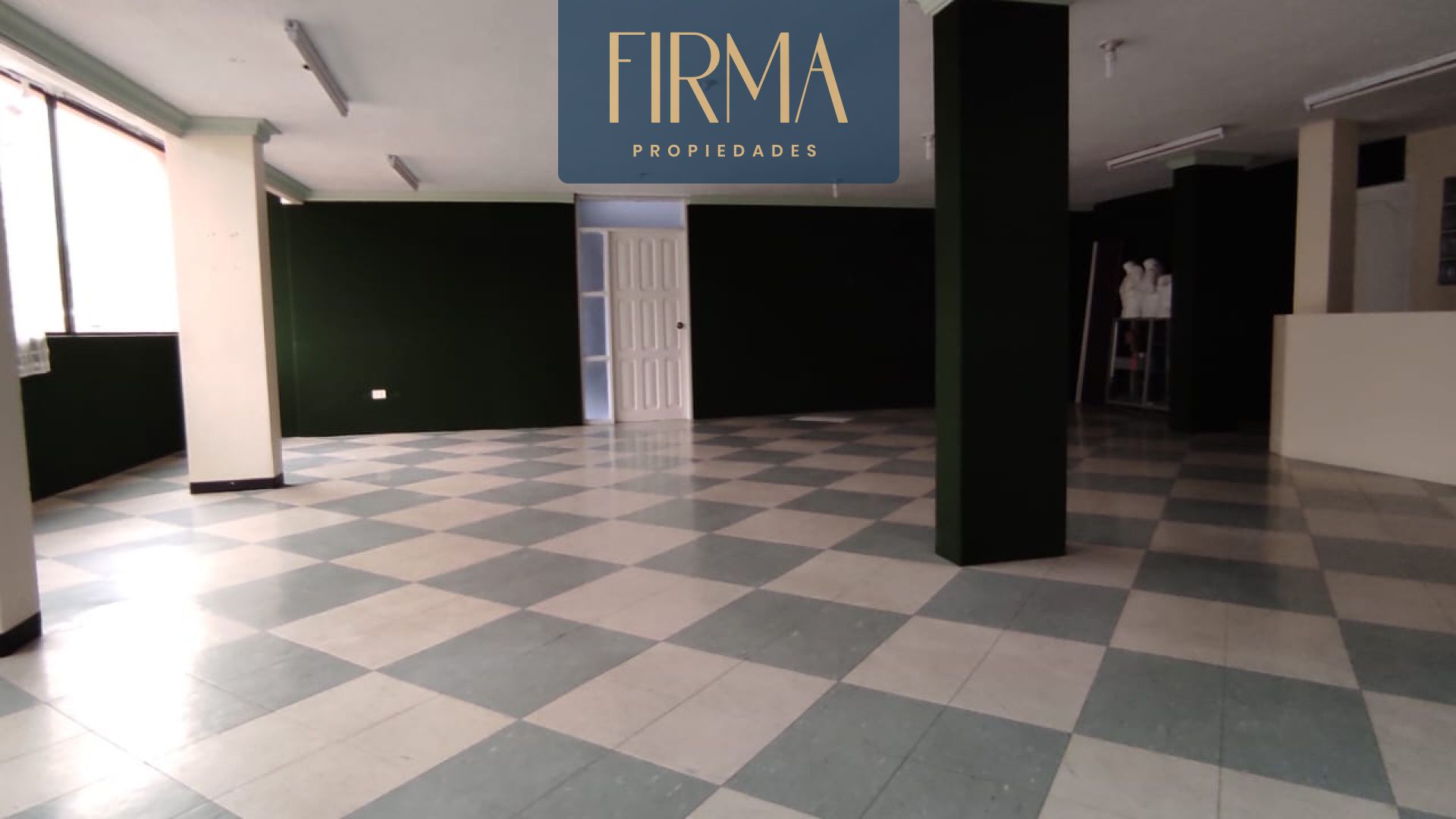 Casa en VentaCOMPRA TU CASA CON OFICINAS, SALON, DEPOSITOS EN SEGUENCOMA BAJO 8 dormitorios 6 baños 10 parqueos Foto 22